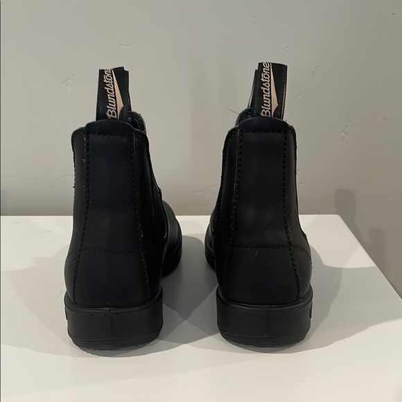 Blundstone Men's Black Leather Boots - Picture 10 of 13